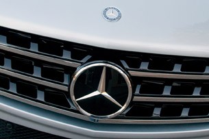 2012 Mercedes-Benz ML63 AMG grille