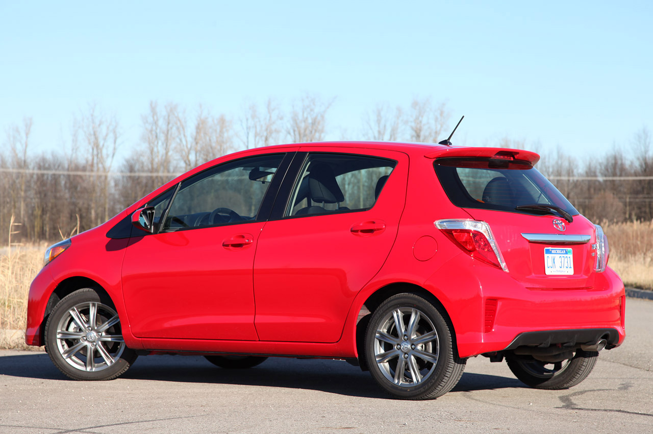 2012 Toyota Yaris Se Autoblog 5210