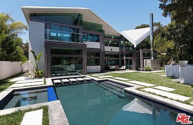 Photo: house/residence of the cool beautiful sexy  2 million earning Los Angeles, California-resident
