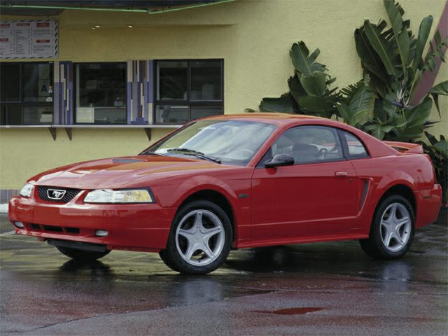 2000 Ford Mustang Pictures
