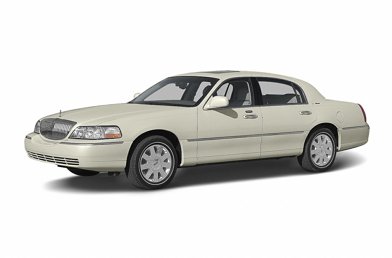 2004 Lincoln Town Car Specs and Prices