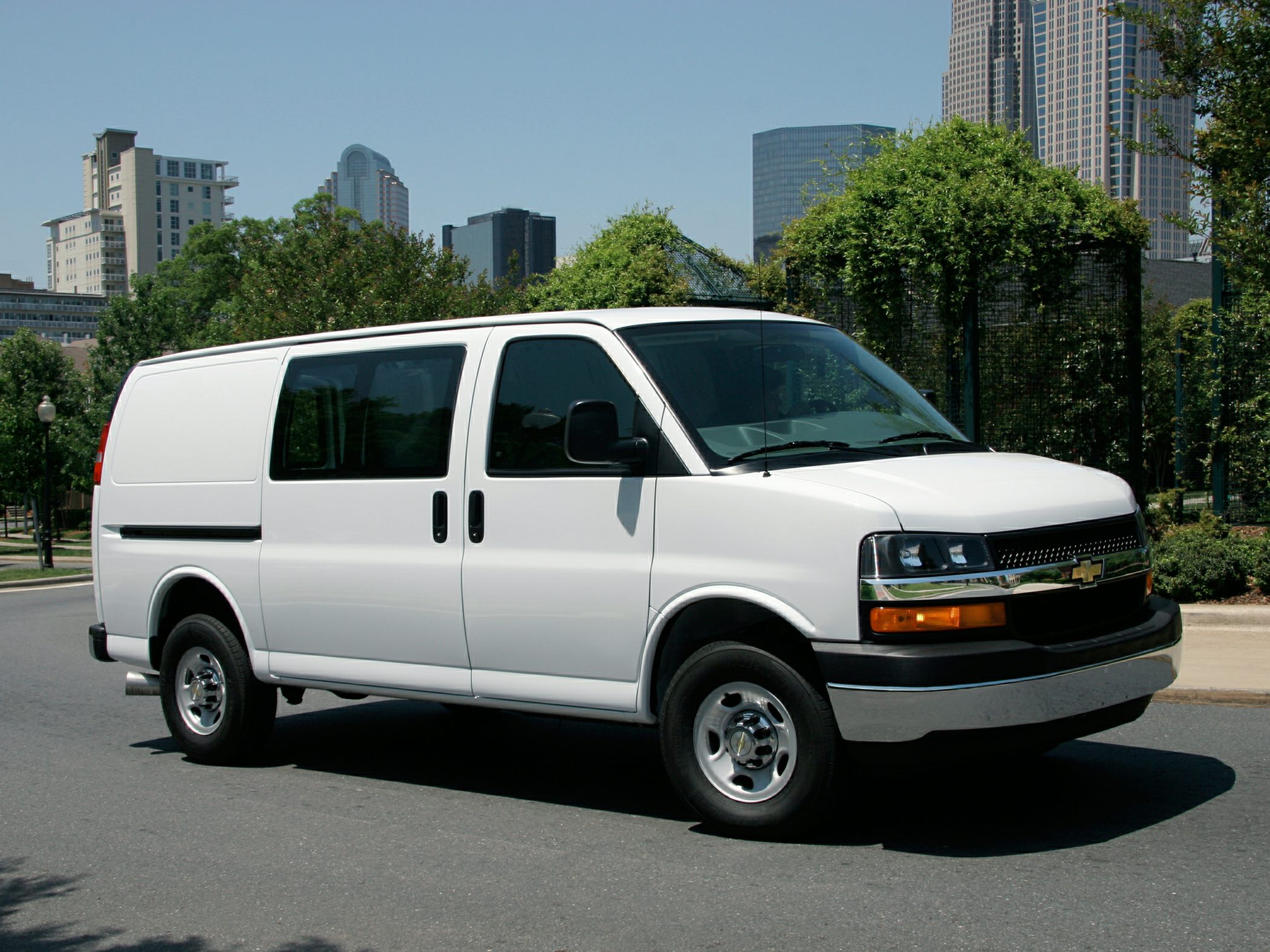 2009 Chevrolet Express 2500 Specs and 