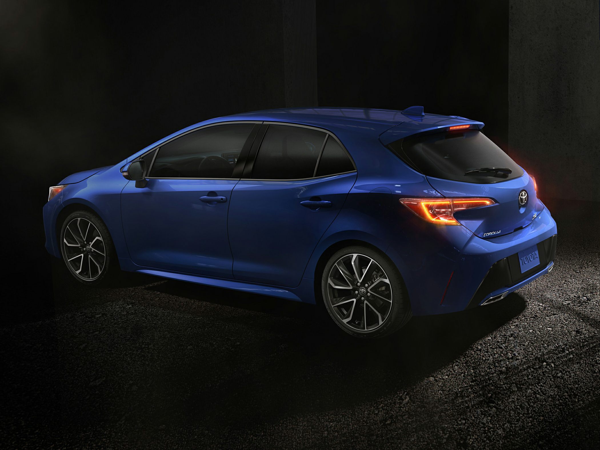2022 Toyota Corolla Hatchback XSE 5dr Pictures