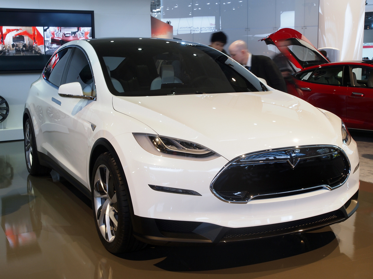 Elon Musk confirms September 29 delivery for first Model X EVs - Autoblog