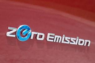 2013 Nissan Leaf badge