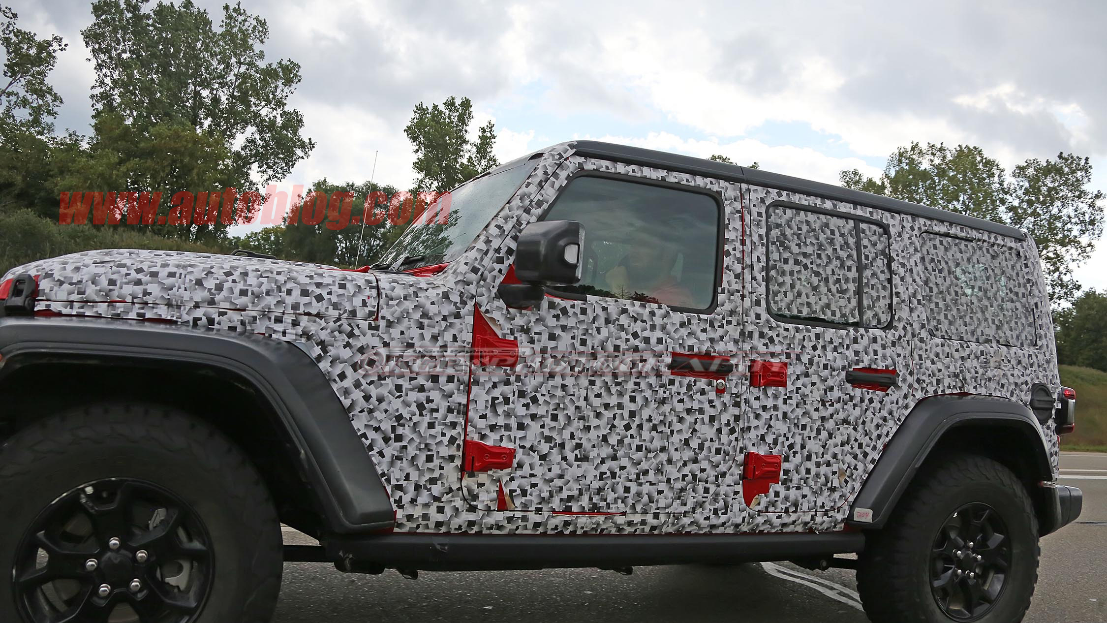 New Jeep Wrangler Caught Nearly Uncovered Autoblog