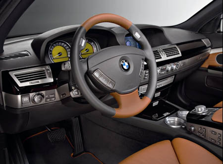 7 Series Exclusive Edition - Carbon Black/Gold Brown