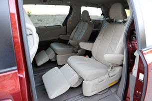 2011 Toyota Sienna reclining seats