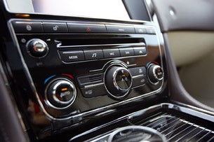 2011 Jaguar XJL HVAC controls