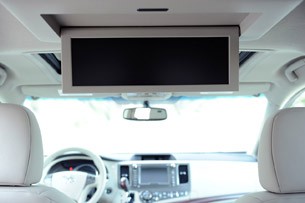 2011 Toyota Sienna dual view screen