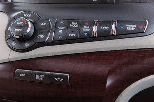 2011 Toyota Sienna HVAC controls