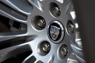 2011 Jaguar XJL wheel
