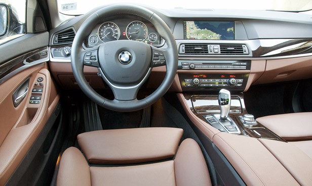 2011 BMW 550i interior