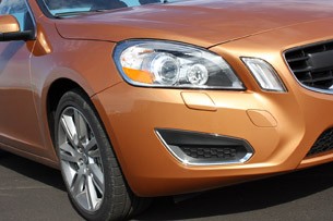 2011 Volvo S60 front detail