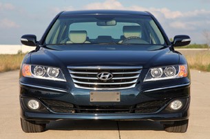 2011 Hyundai Azera Limited front view