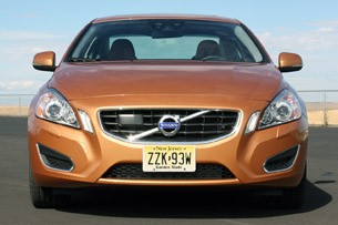 2011 Volvo S60, front view