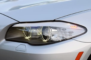 2011 BMW 550i headlight