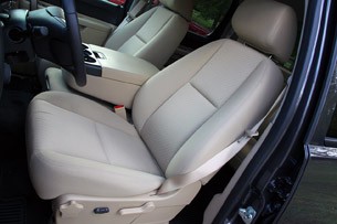 2011 GMC Sierra 3500HD SLE front seats