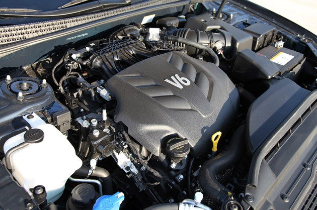 2011 Hyundai Azera Limited engine