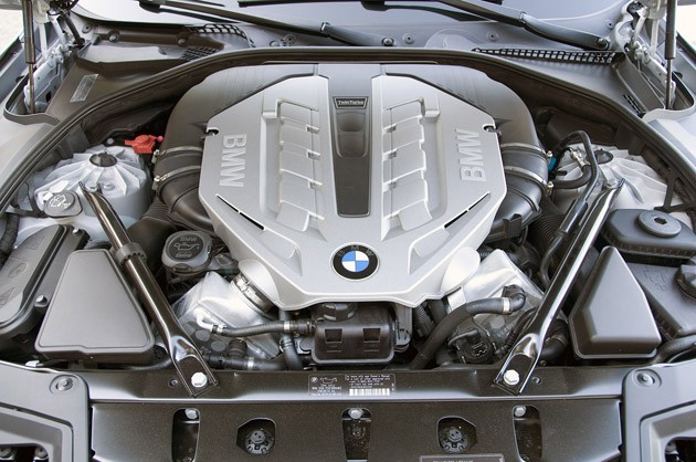 2011 BMW 550i engine