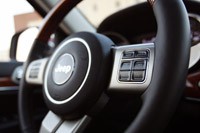 2011 Jeep Grand Cherokee steering wheel