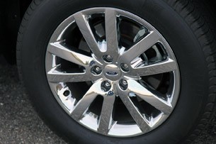 2011 Ford Edge wheel