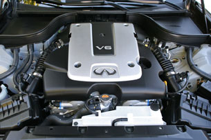 2011 Infiniti G25, 2.5-liter V6 engine