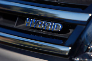 2011 Volkswagen Touareg Hybrid badge