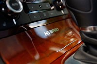 2011 Volkswagen Touareg Hybrid interior wood