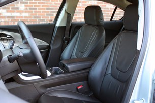 2011 Chevrolet Volt front seats
