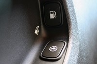 2011 Chevrolet Volt gas and plug buttons