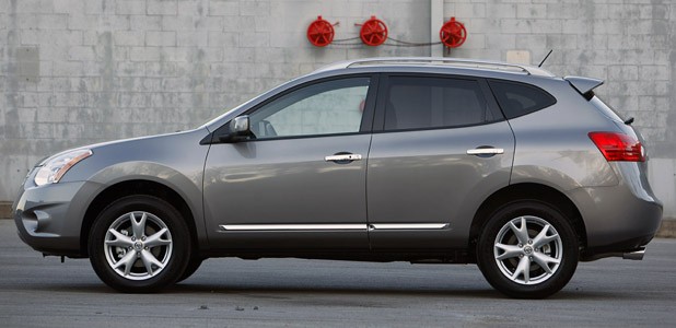 2011 Nissan Rogue side view