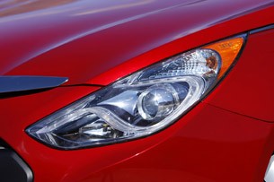 2011 Hyundai Sonata Hybrid headlight