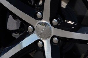 2011 Dodge Challenger SE V6 wheels