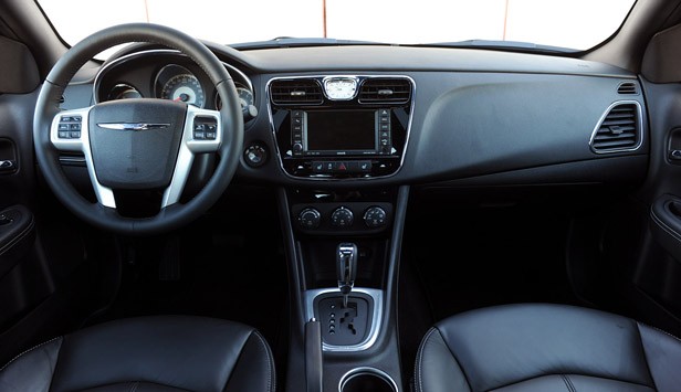 2011 Chrysler 200 interior