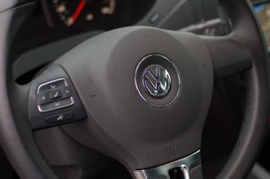 2011 Volkswagen Jetta steering wheel