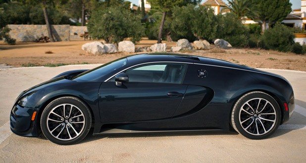 2011 Bugatti Veyron Super Sport side view