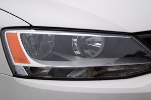 2011 Volkswagen Jetta headlight