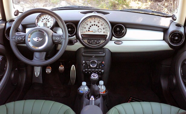 2011 Mini Cooper interior