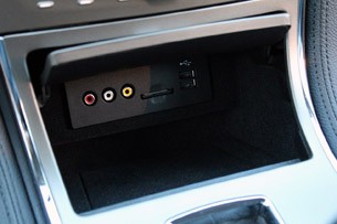 2011 Lincoln MKX multimedia inputs