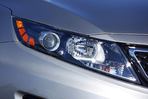2011 Kia Optima 2.0T headlight