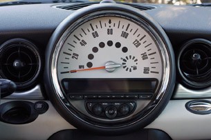 2011 Mini Cooper speedometer