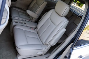 2011 Nissan Quest rear seats