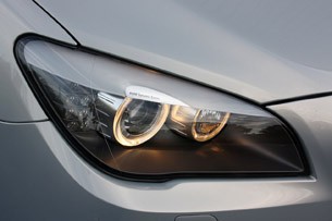 2010 BMW 760Li headlight