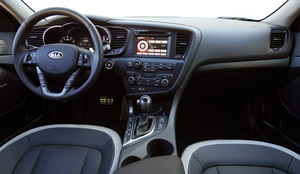2011 Kia Optima 2.0T interior