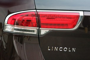 2011 Lincoln MKX taillight