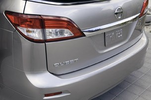 2011 Nissan Quest rear detail