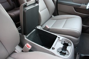 2011 Honda Odyssey storage console