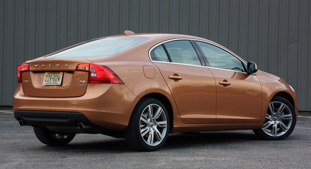 2011 Volvo S60 rear 3/4 view
