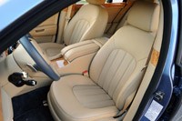 2011 Bentley Mulsanne front seats